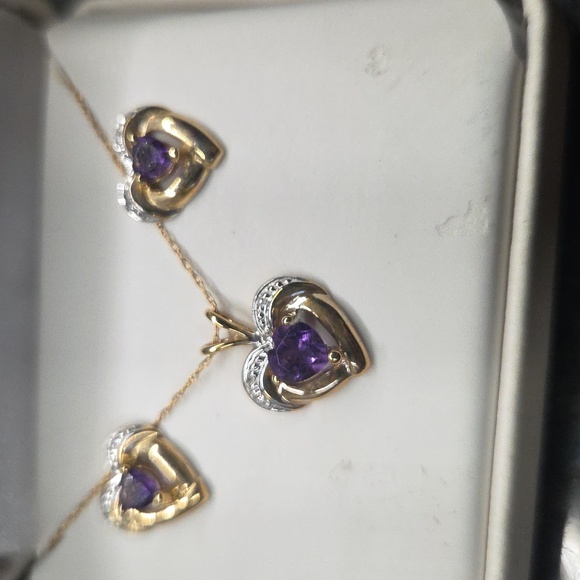 Amethyst Heart Diamond Necklace and Earring Set in Yellow Gold - Picture 3 of 6